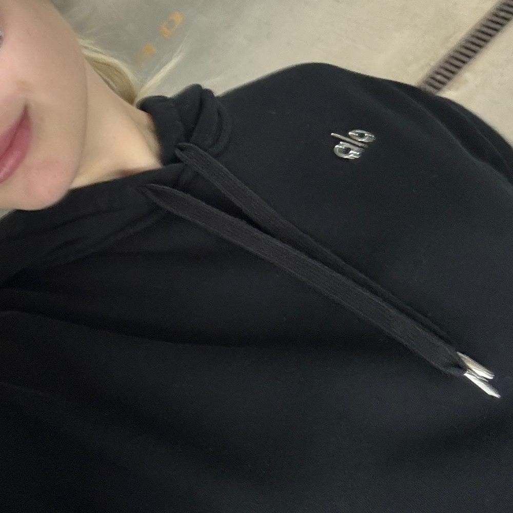 ALO Yoga Black Hoodie - Picture 5 of 5